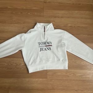 Tommy Hilfiger crop pull over